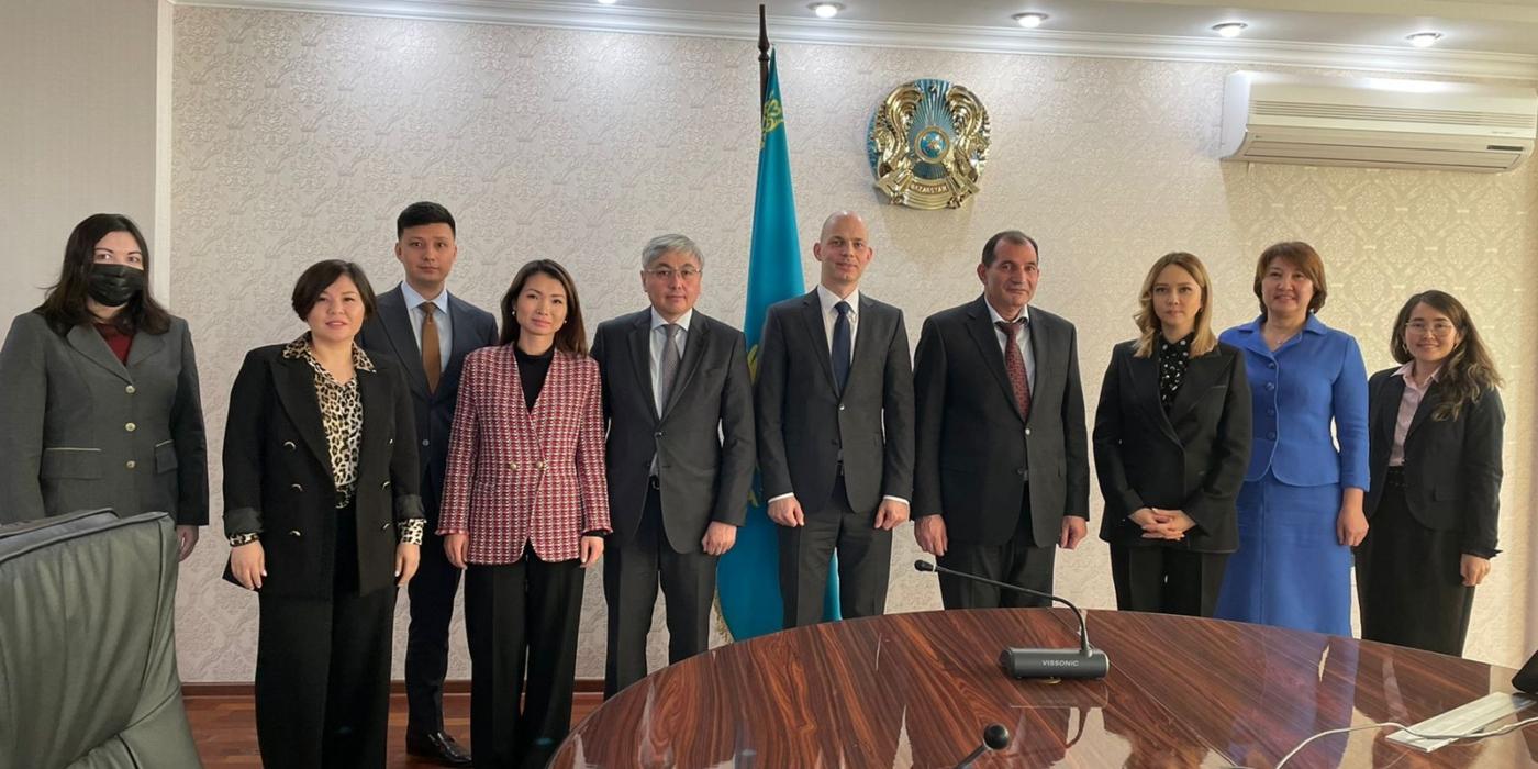 ӘКІМШІЛІКТІК ЮСТИЦИЯ. АДВОКАТТАР МЕН СУДЬЯЛАР ТӘЖІРИБЕ АЛМАСТЫ