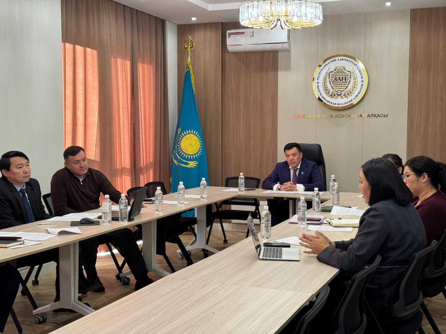 Республикалық адвокаттар алқасында «Е-Заң көмегі» жүйесін дамыту мәселелері талқыланды