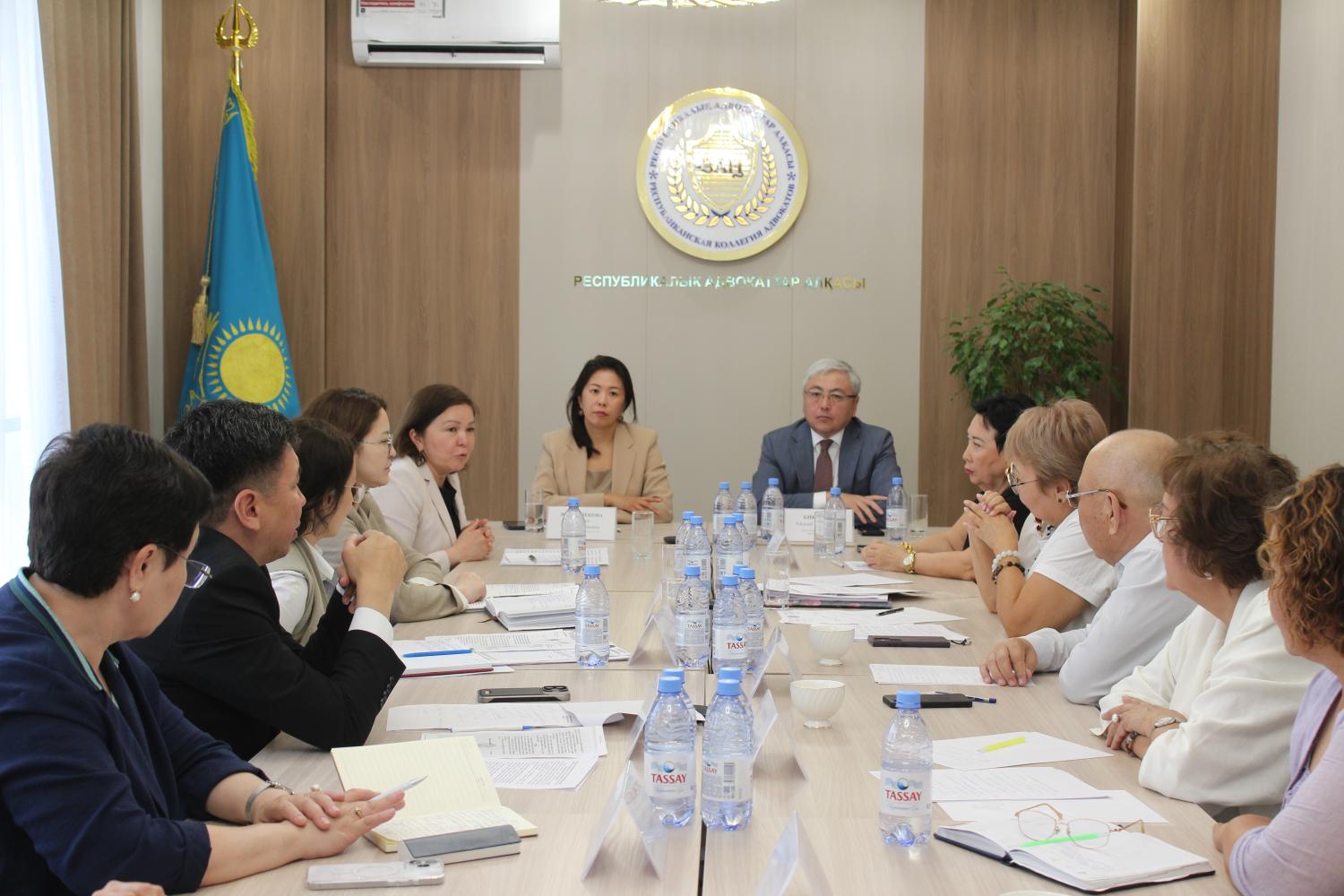 Астанада ҚР Адвокаттар алқасы алаңында Мемлекет кепілдік берген заң көмегі (МКЗК) жүйесінің мәселелері мен перспективалары талқыланды