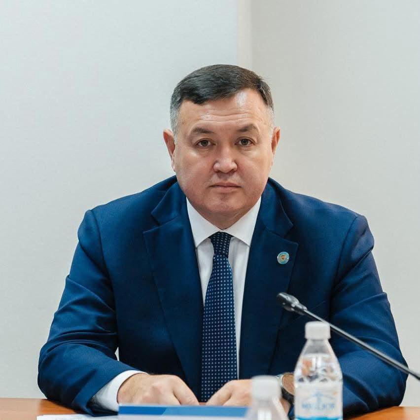 ЖАСАНДЫ ИНТЕЛЛЕКТ ДӘУІРІНДЕГІ АДВОКАТ: КӘСІБИ ПАЙЫМДАУ ЖӘНЕ СЕНІМ
